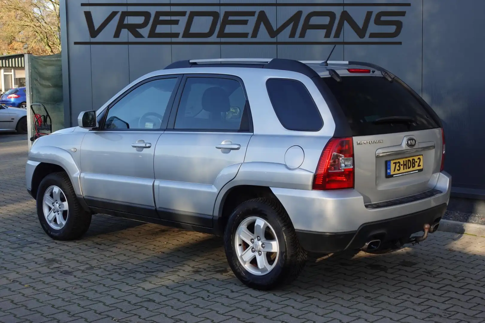 Kia Sportage 2.0 CVVT X-ecutive Grau - 2