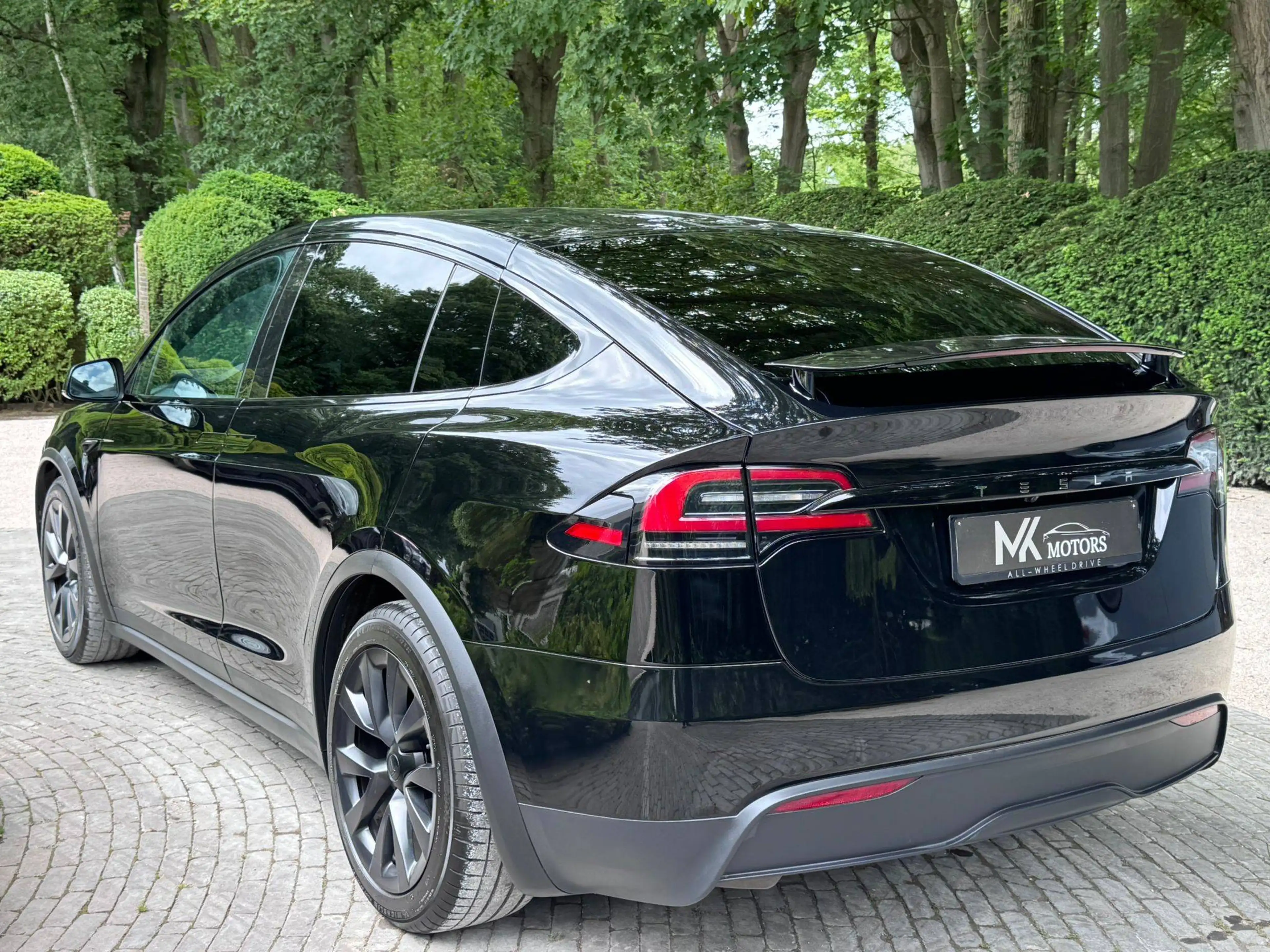 Tesla Model X Long Range AWD - Premium - All Black - towhook- Ventilated seats — photo 4