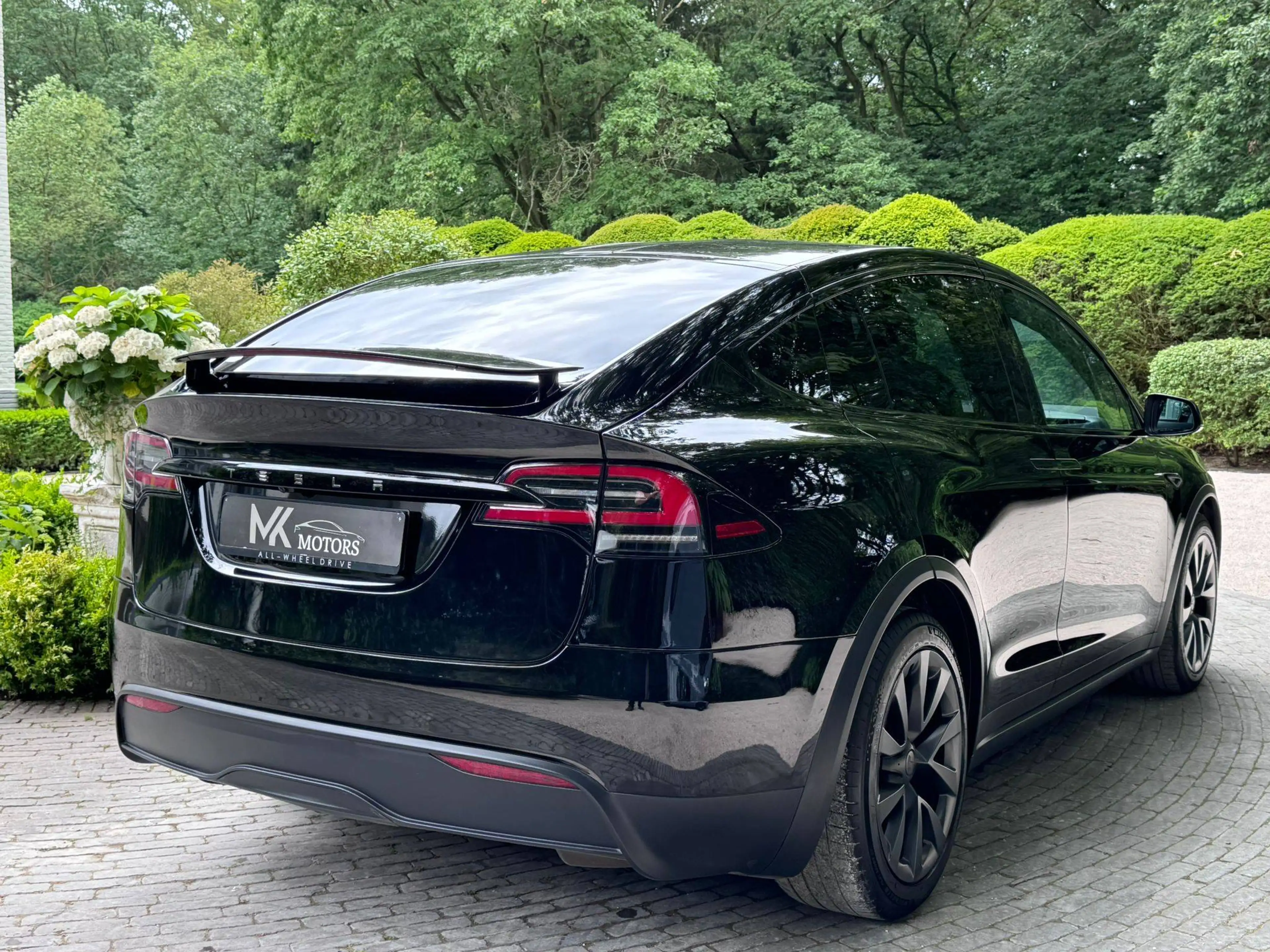 Tesla Model X Long Range AWD - Premium - All Black - towhook- Ventilated seats — photo 7