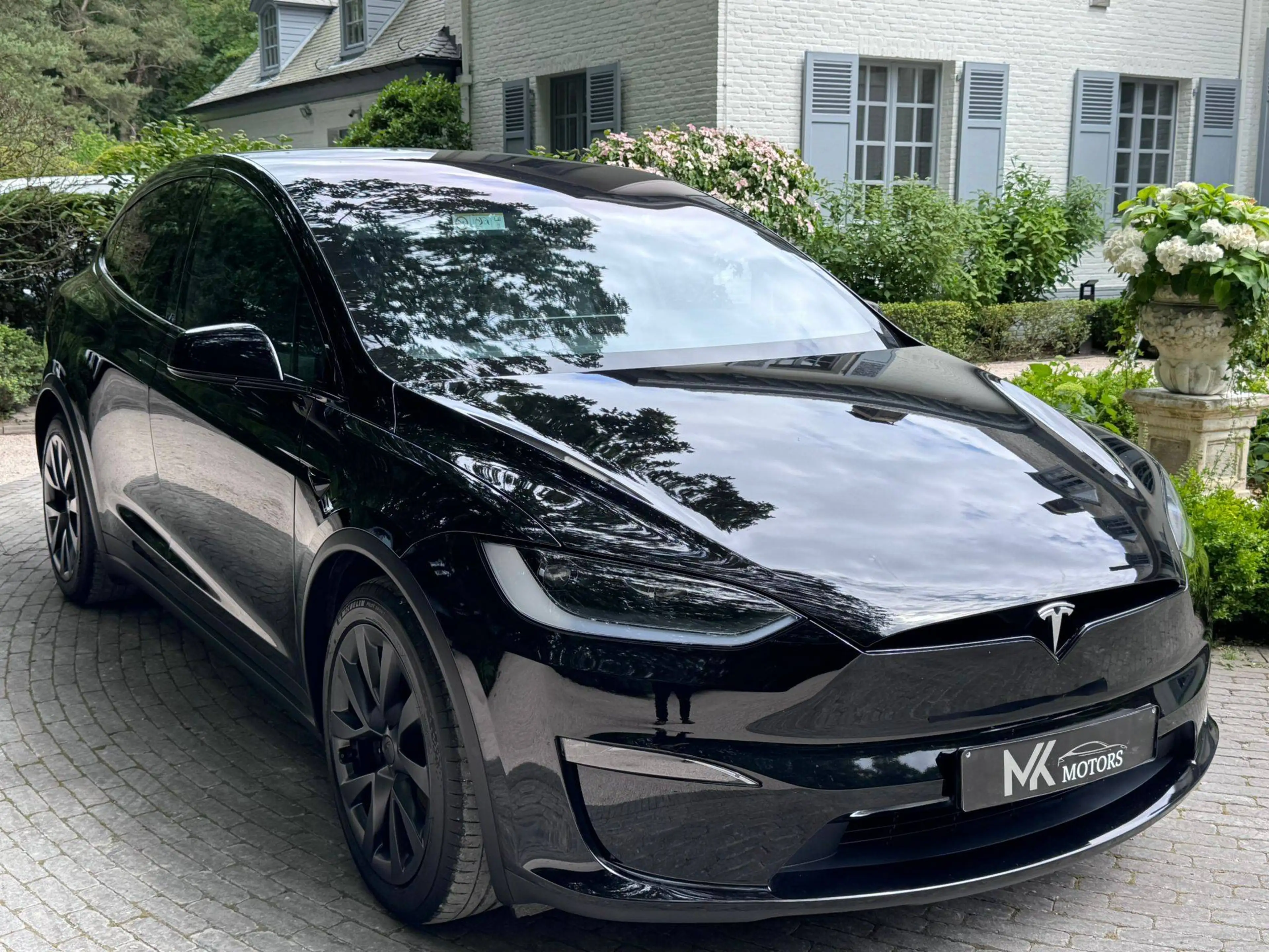 Tesla Model X Long Range AWD - Premium - All Black - towhook- Ventilated seats — photo 9