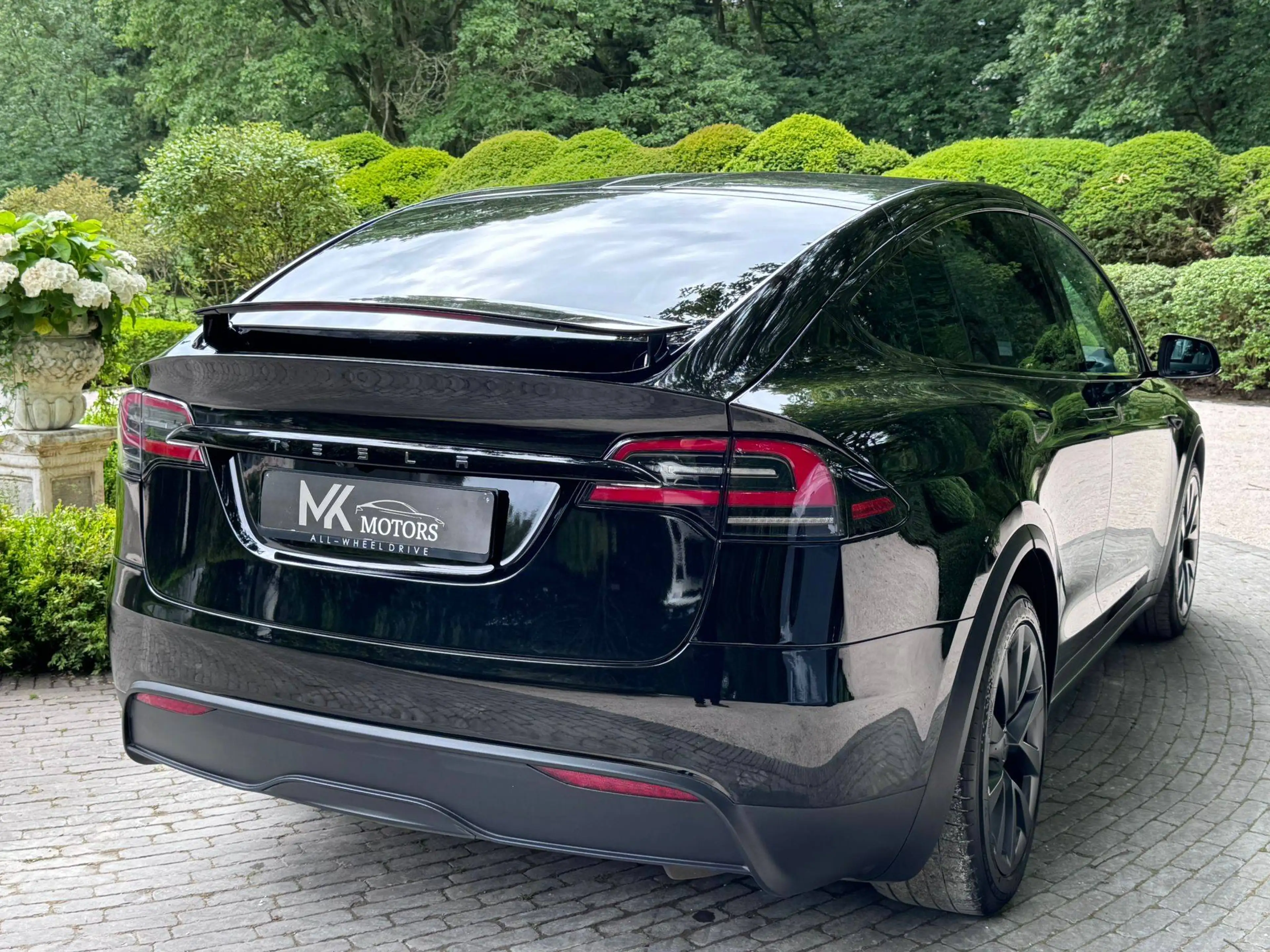 Tesla Model X Long Range AWD - Premium - All Black - towhook- Ventilated seats — photo 6