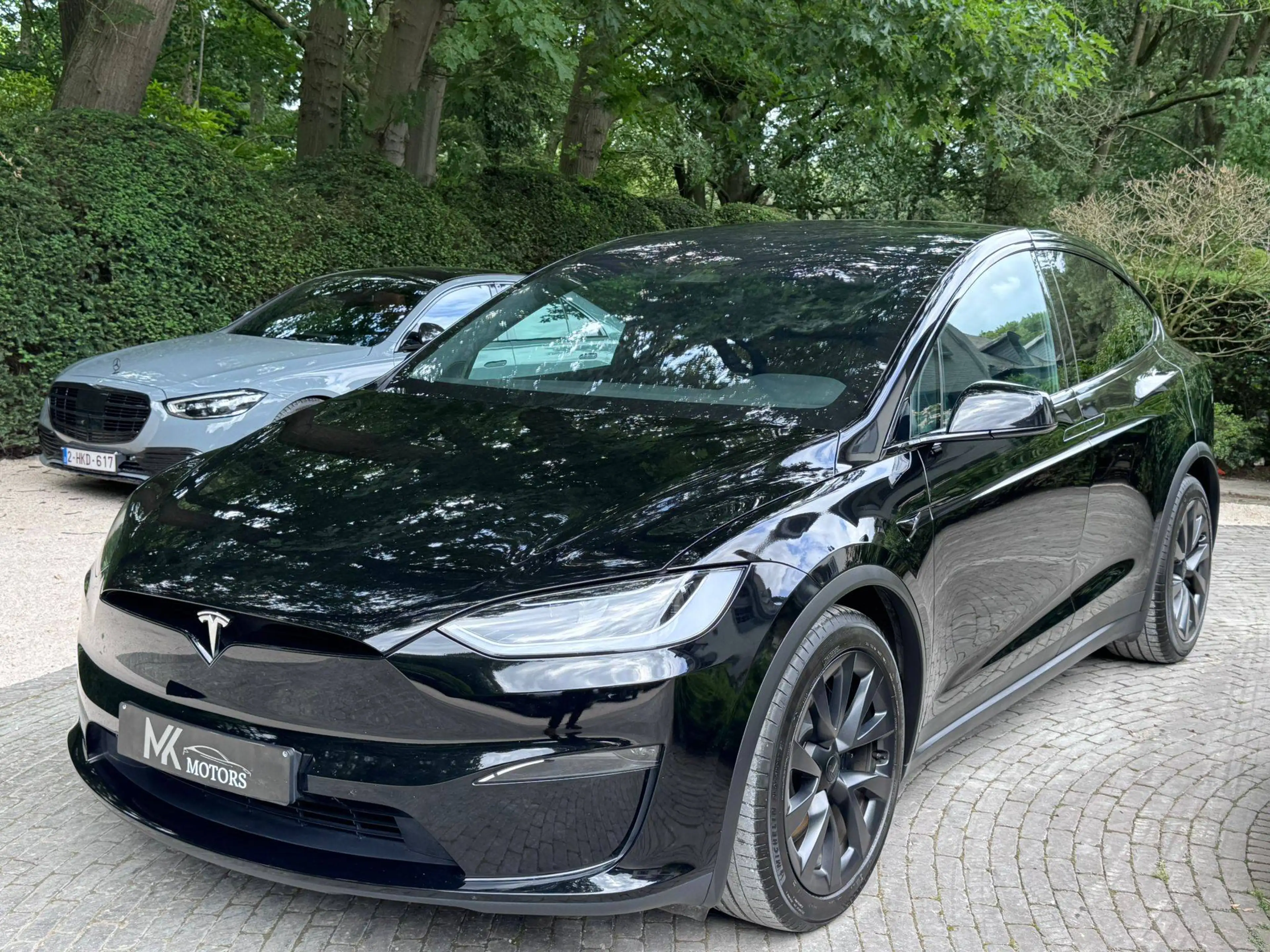 Tesla Model X Long Range AWD - Premium - All Black - towhook- Ventilated seats — photo 2