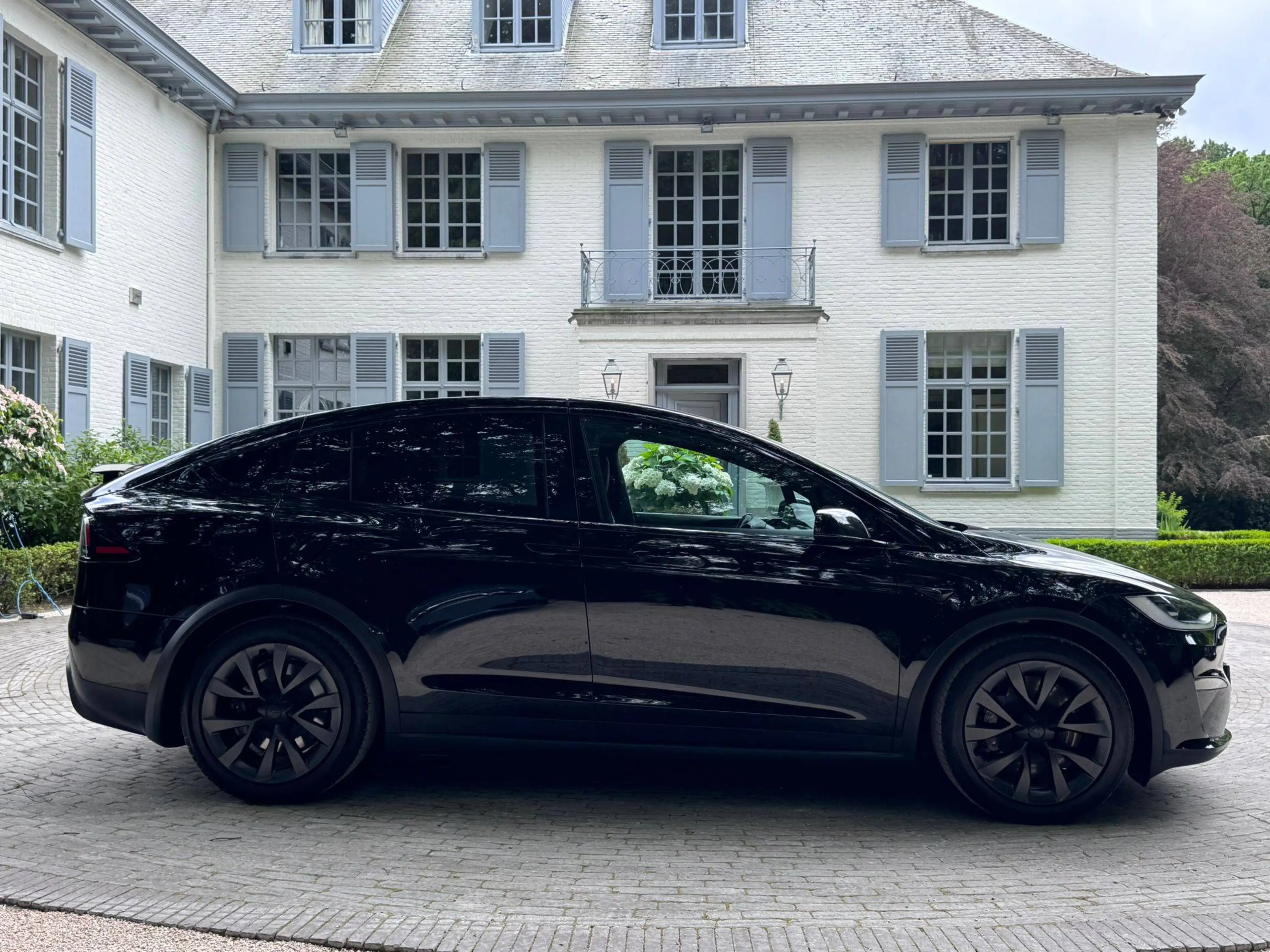 Tesla Model X Long Range AWD - Premium - All Black - towhook- Ventilated seats — photo 8