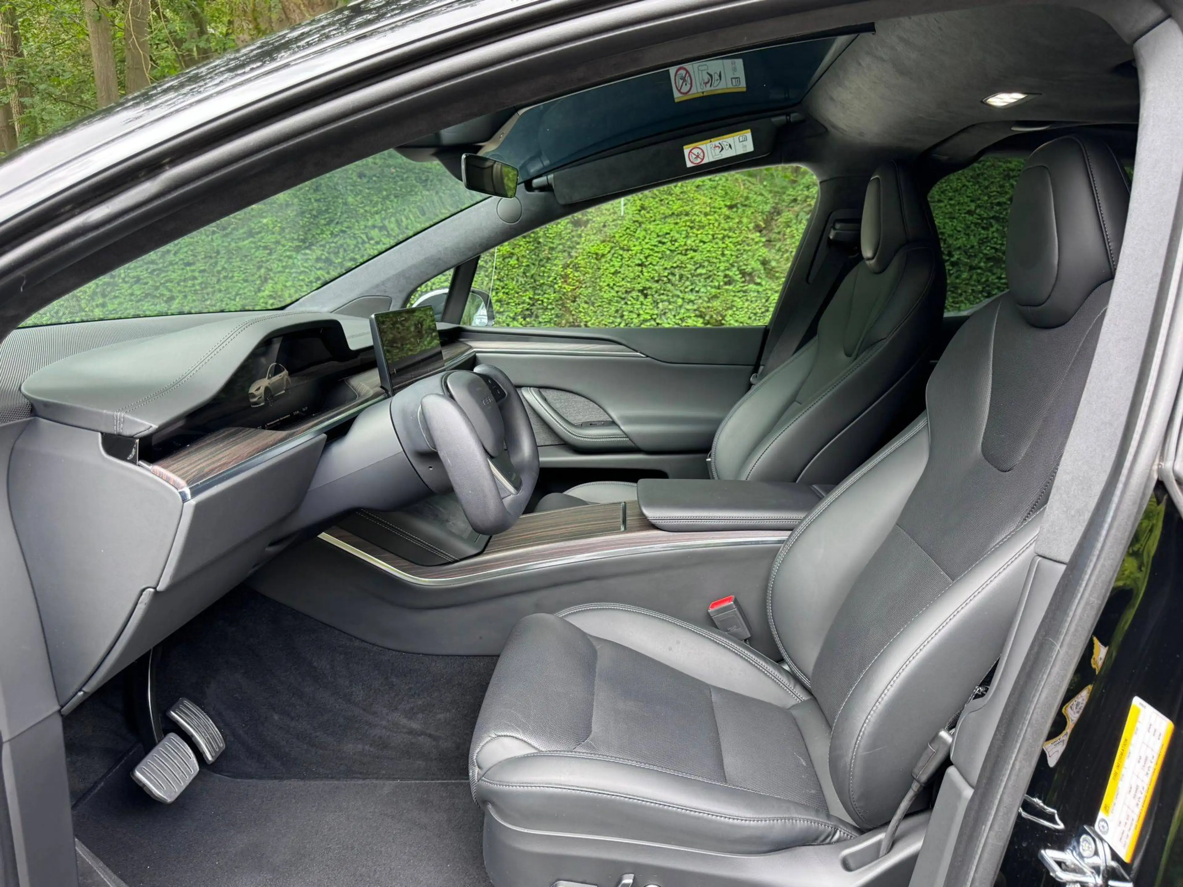 Tesla Model X Long Range AWD - Premium - All Black - towhook- Ventilated seats — photo 13