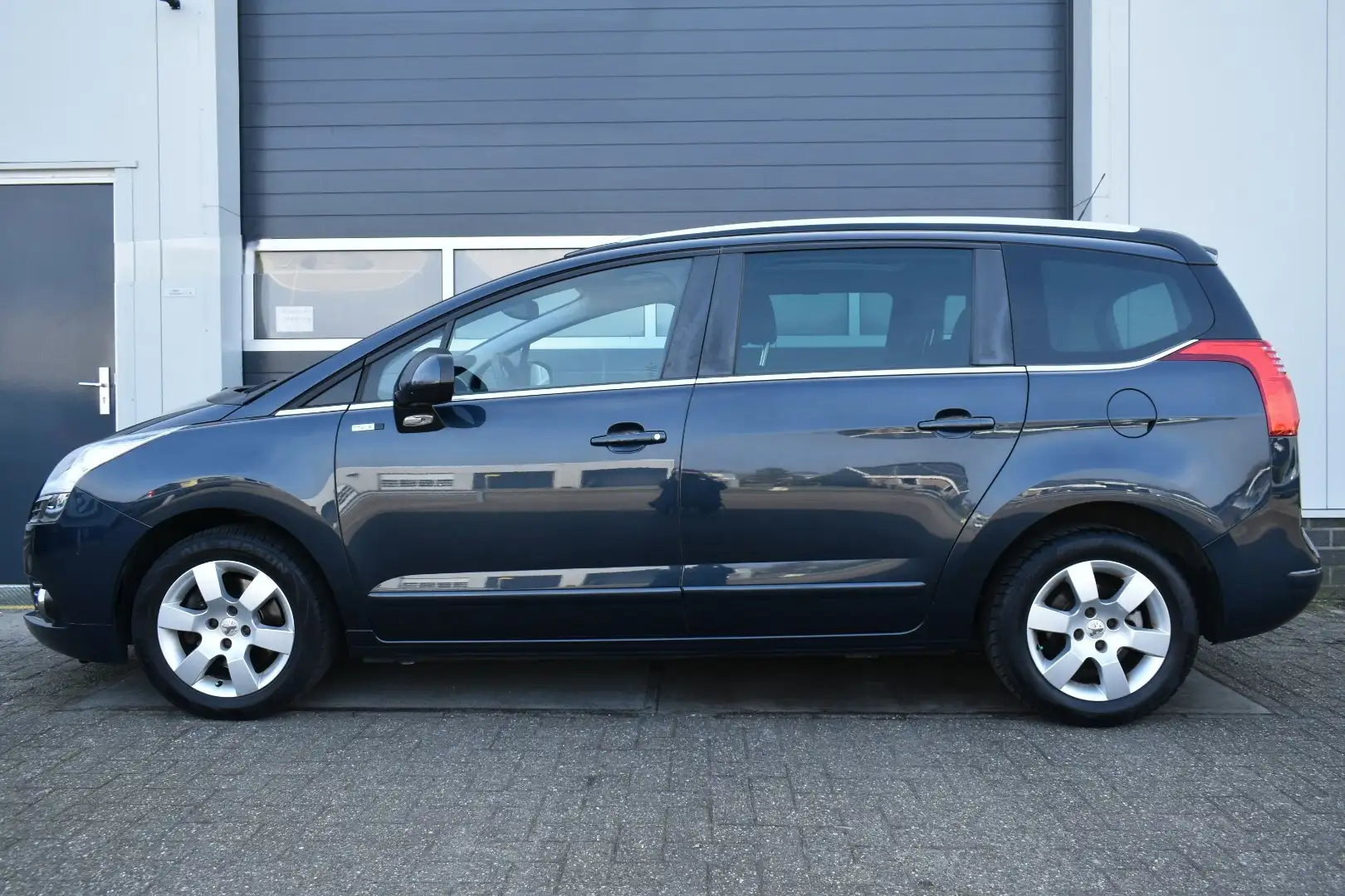 Peugeot 5008 1.6 THP Style 5p. Blauw - 2