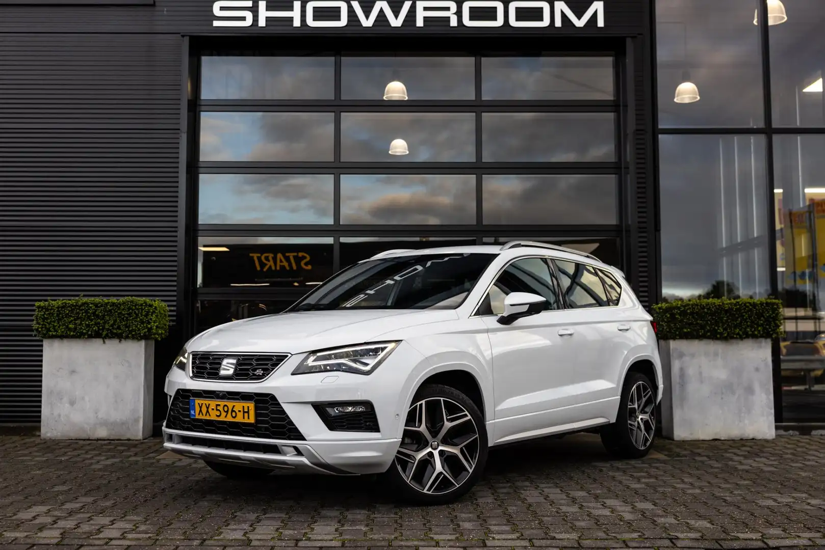 SEAT Ateca 1.5 TSI FR Line, 150 PK, NAP, 1e Eigenaar, ACC, Vo Wit - 2