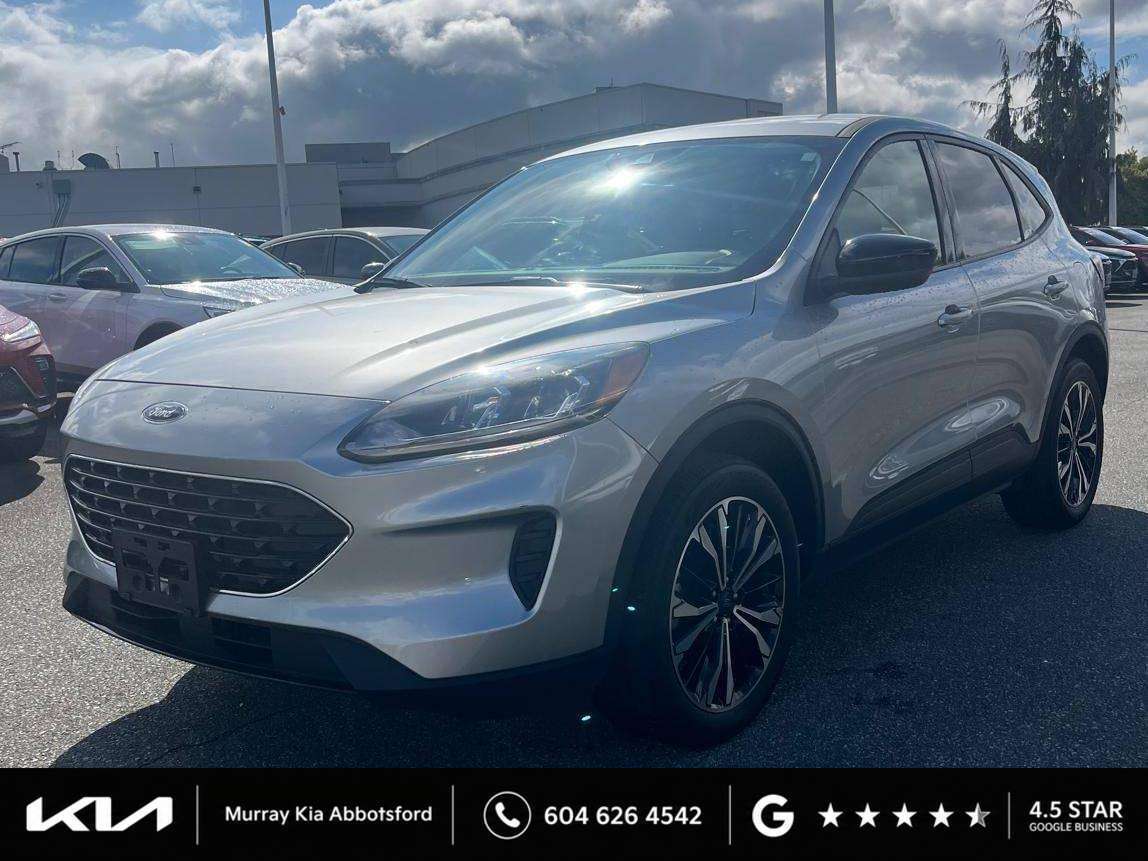Iconic Silver Metallic 2021 Ford Escape SUV / Crossover All-Wheel Drive Automatic