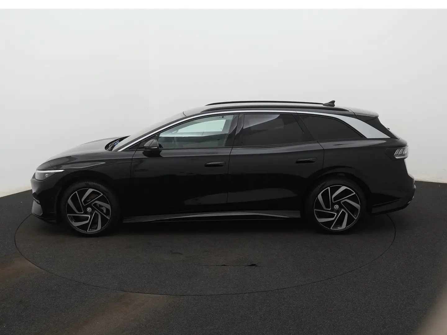 Volkswagen ID.7 Tourer 1st Edition 77 kWh | Prijsvoordeel 1st Edit Zwart - 2