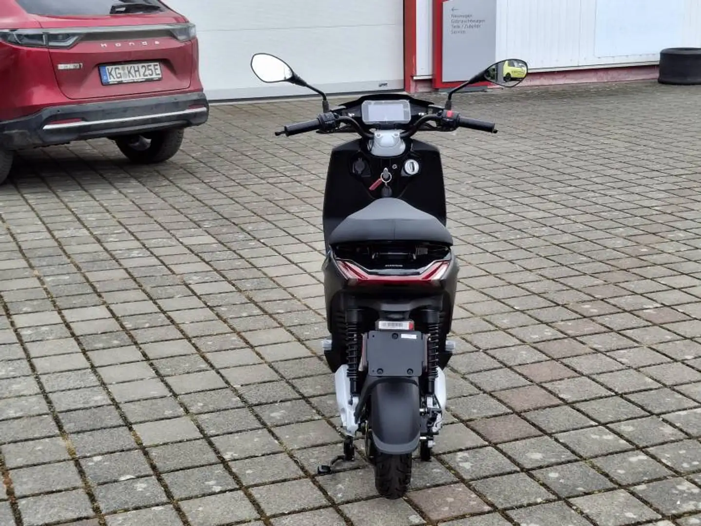 Piaggio PIAGGIO ONE 1+ Zwart - 2