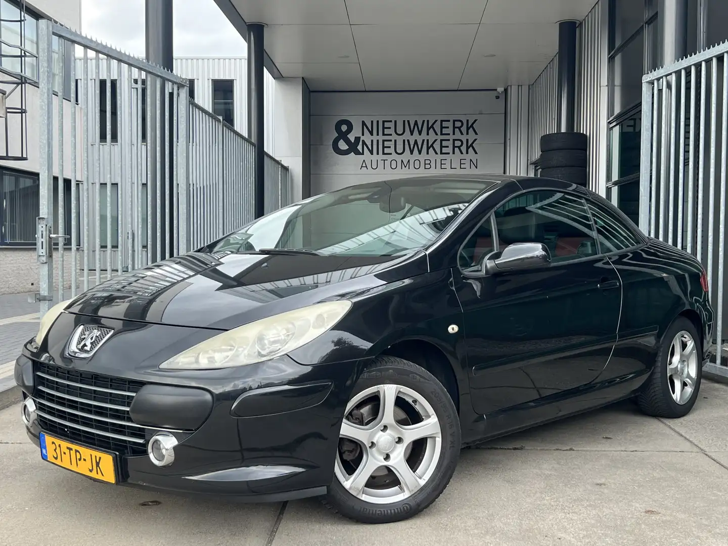 Peugeot 307 CC 2.0-16V | NWE APK + BEURT | LEDER | CRUISE CONT Zwart - 2