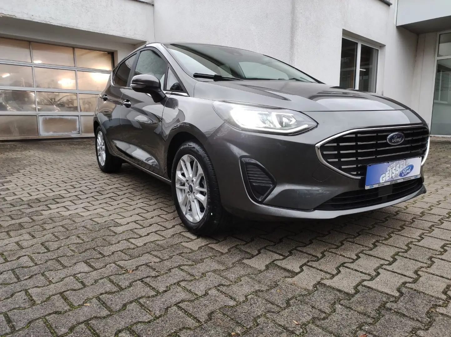Ford Fiesta Titanium,LED.PDC.Sync3.Klimaauto.FSH Grau - 2