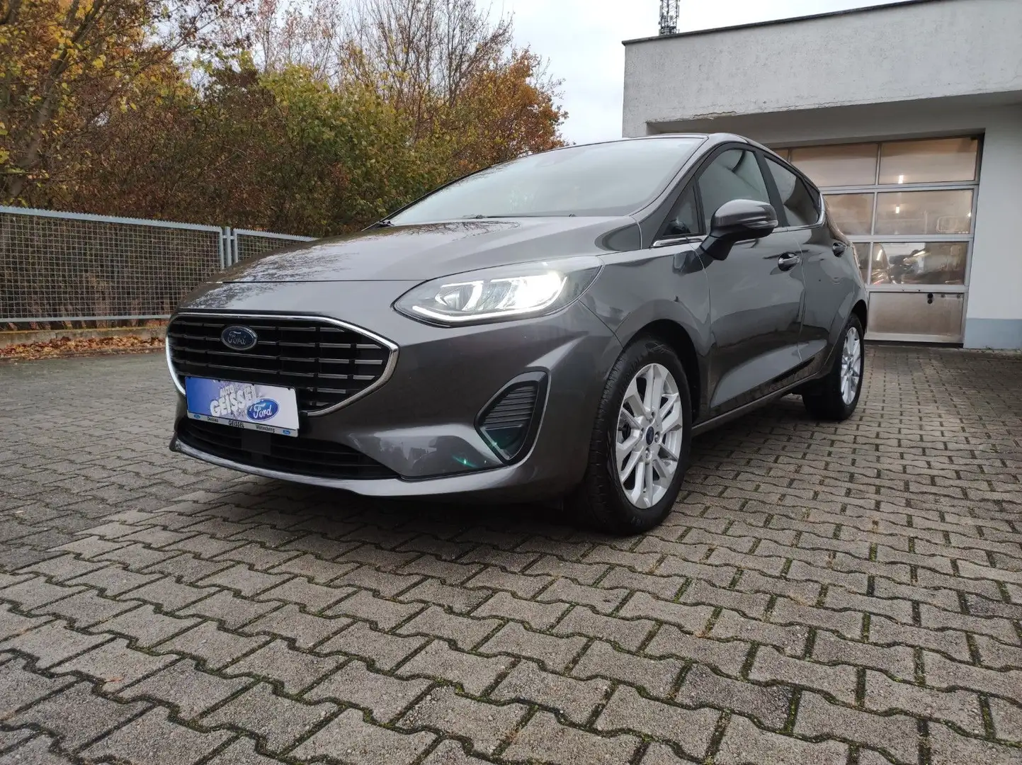 Ford Fiesta Titanium,LED.PDC.Sync3.Klimaauto.FSH Grau - 1