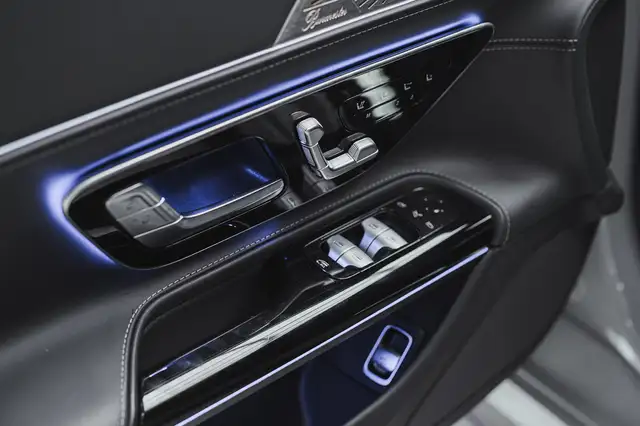 Mercedes-Benz SL view 10
