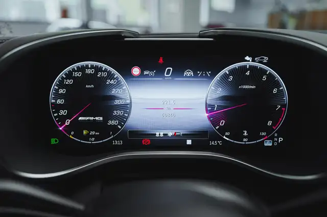 Mercedes-Benz SL view 8