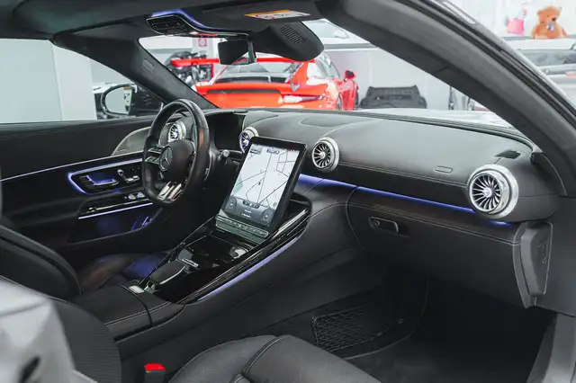 Mercedes-Benz SL view 11