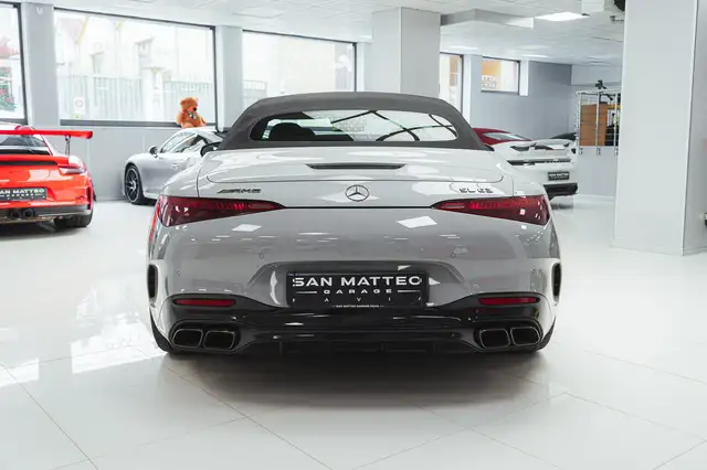 Mercedes-Benz SL view 4