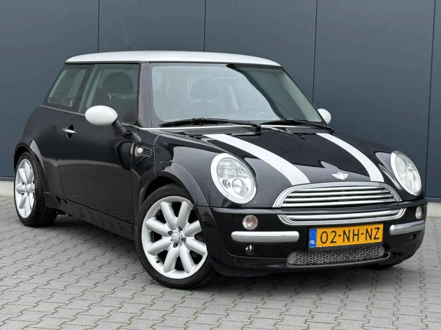 MINI Cooper Mini 1.6 Pepper Airco - Leuke Auto - APK 01-2027 - Negro - 2