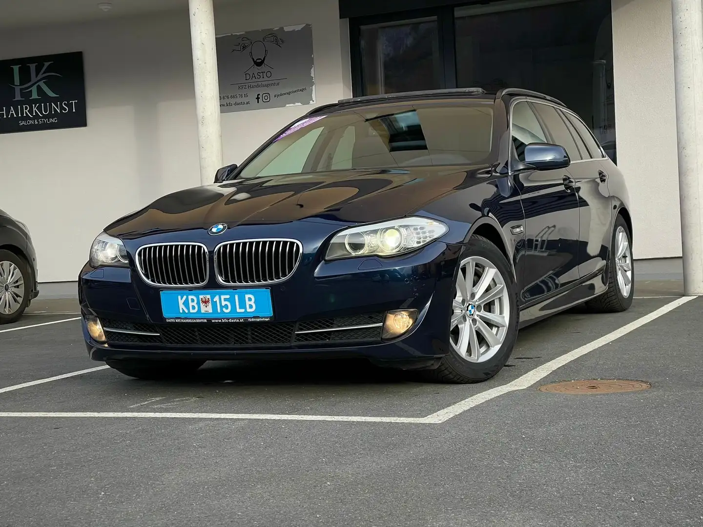 BMW 525 F11// N57 TRIEBWERK // 6 ZYLINDER // M Fahrwerk / Blauw - 1