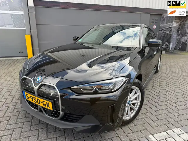 BMW i4 EDrive40 84 kWh*1e Eigenaar*NAP*APK*Accu gezondhei