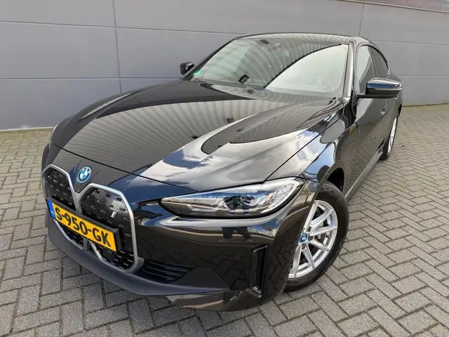 BMW i4 EDrive40 84 kWh*1e Eigenaar*NAP*APK*Accu gezondhei