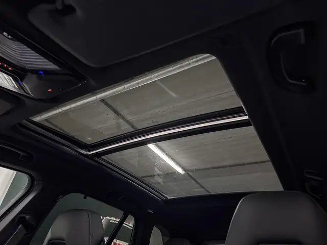 BMW X5 view 11