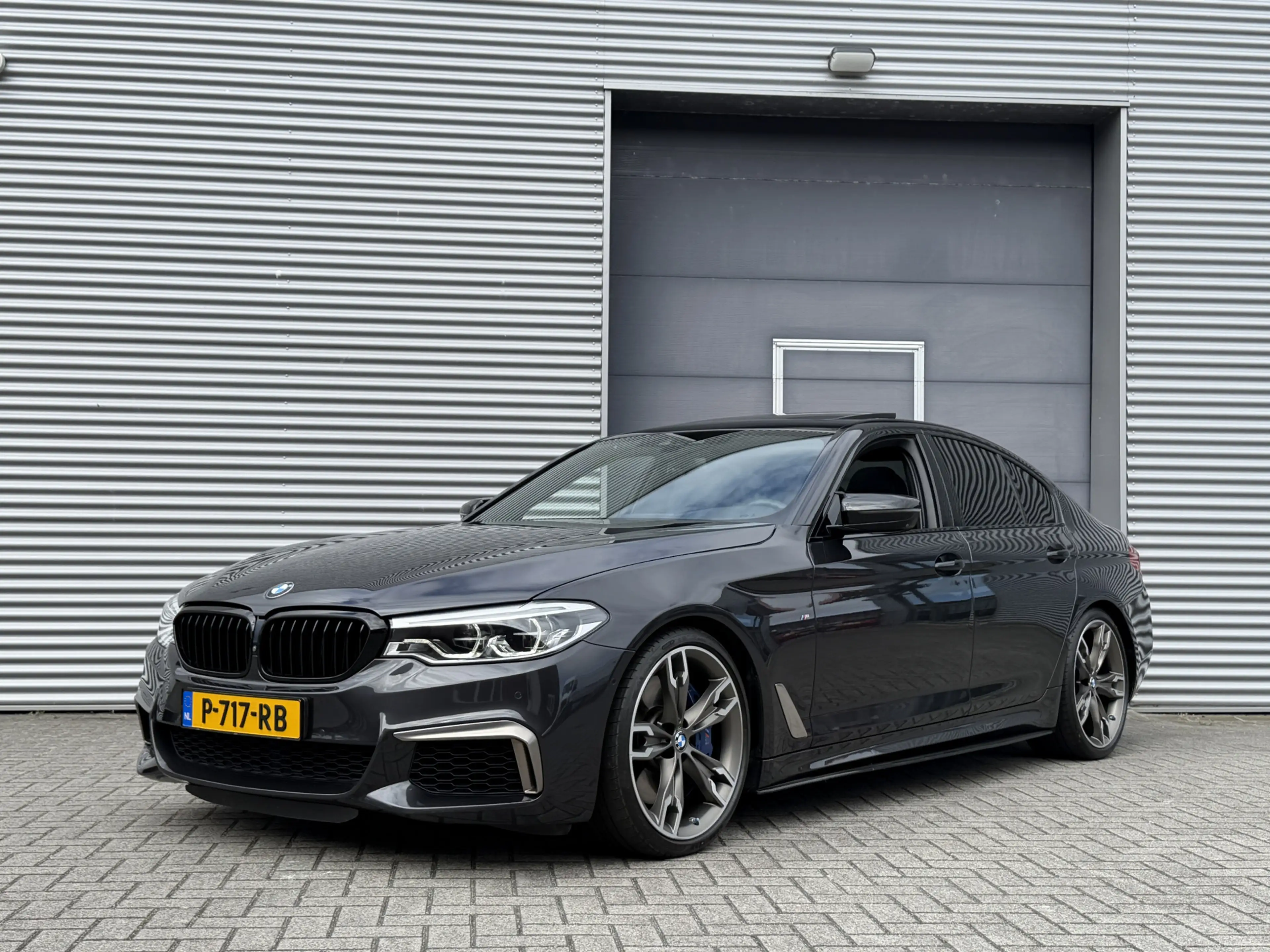 BMW M550 5-serie M550i xDrive High Executive I AUT. I 463 P