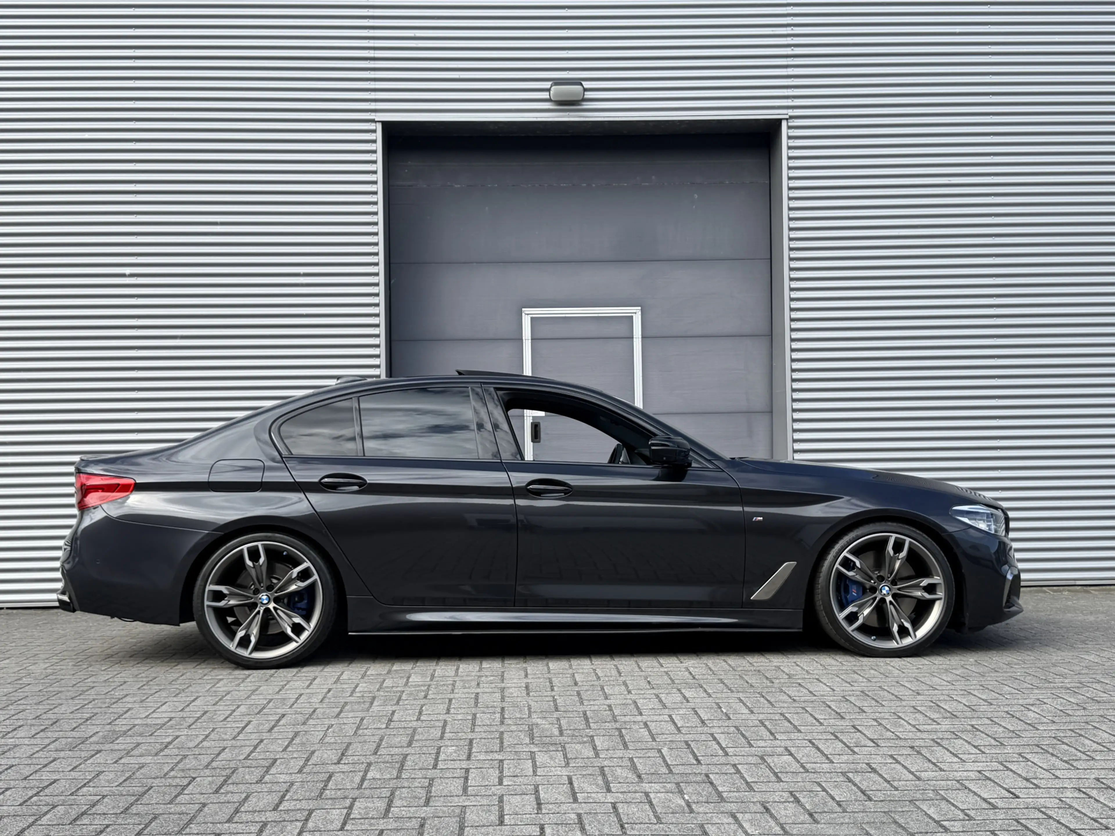 BMW M550 5-serie M550i xDrive High Executive I AUT. I 463 P — photo 3