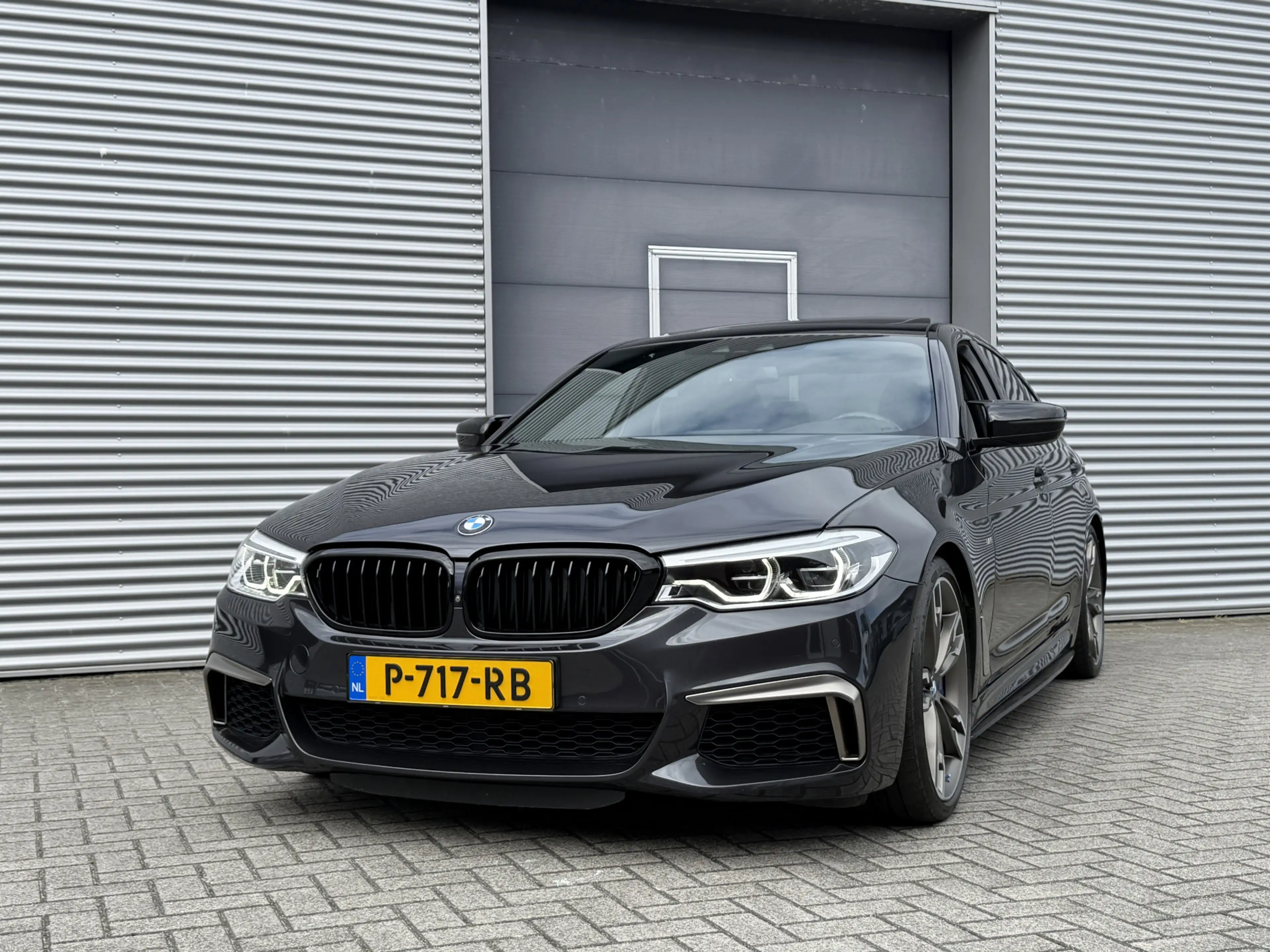 BMW M550 5-serie M550i xDrive High Executive I AUT. I 463 P — photo 2