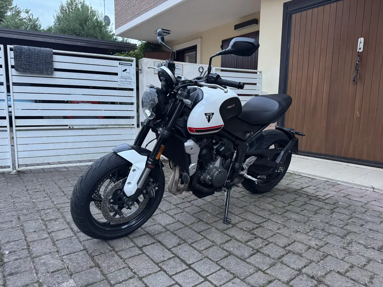 Triumph Trident 660
