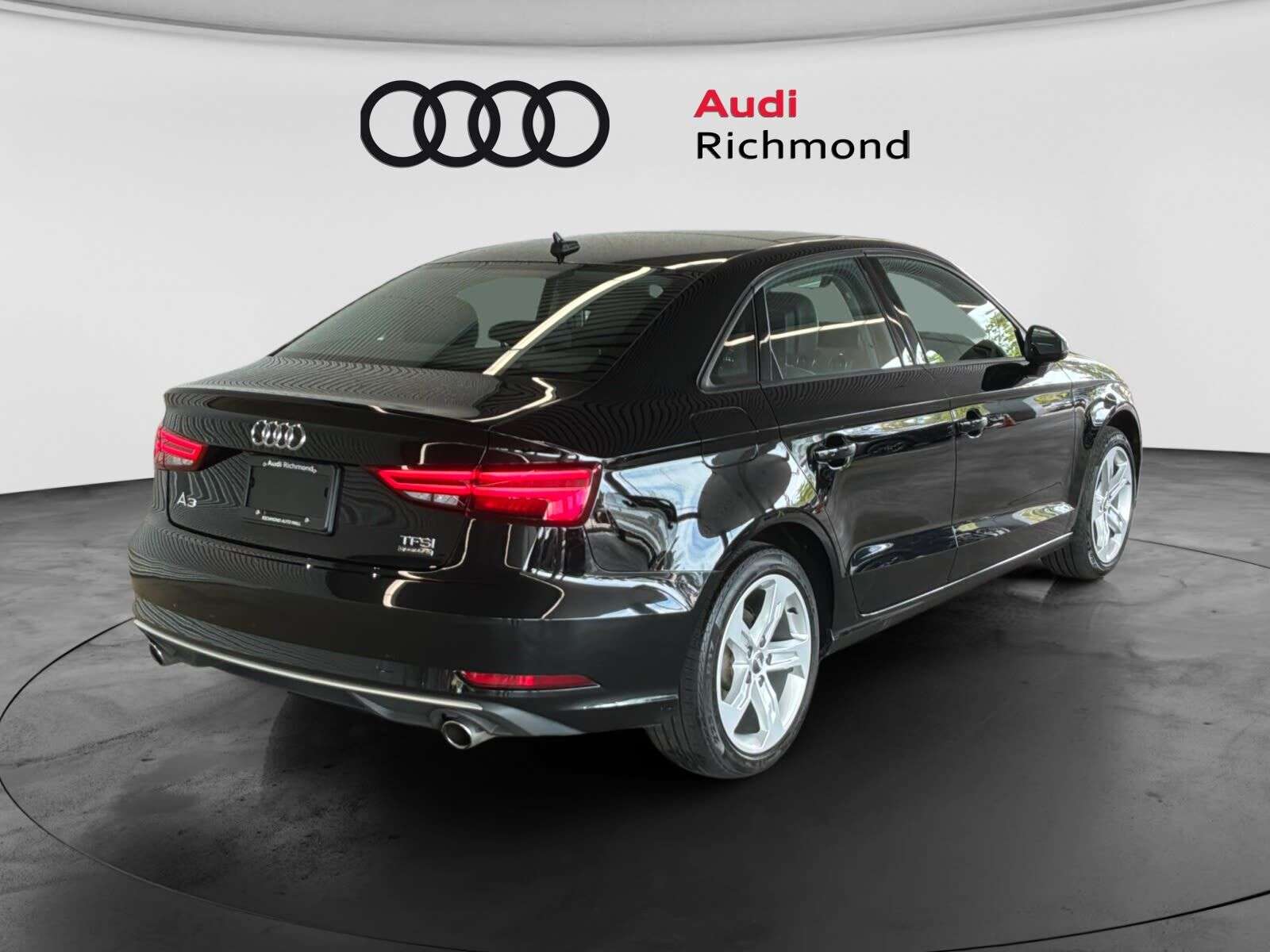 2017 Audi A3 2.0T Komfort — снимка 1