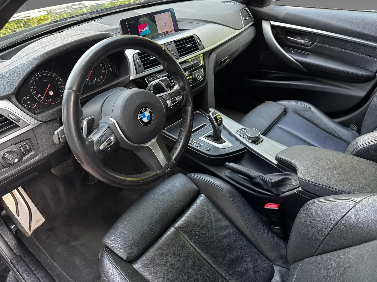BMW 320 3 Serie Touring 320i M Sport Edition | Executive | Zwart - 2