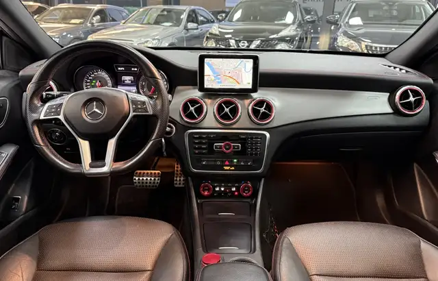 Mercedes-Benz Gla view 4