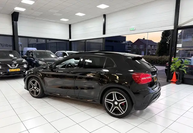 Mercedes-Benz Gla view 11