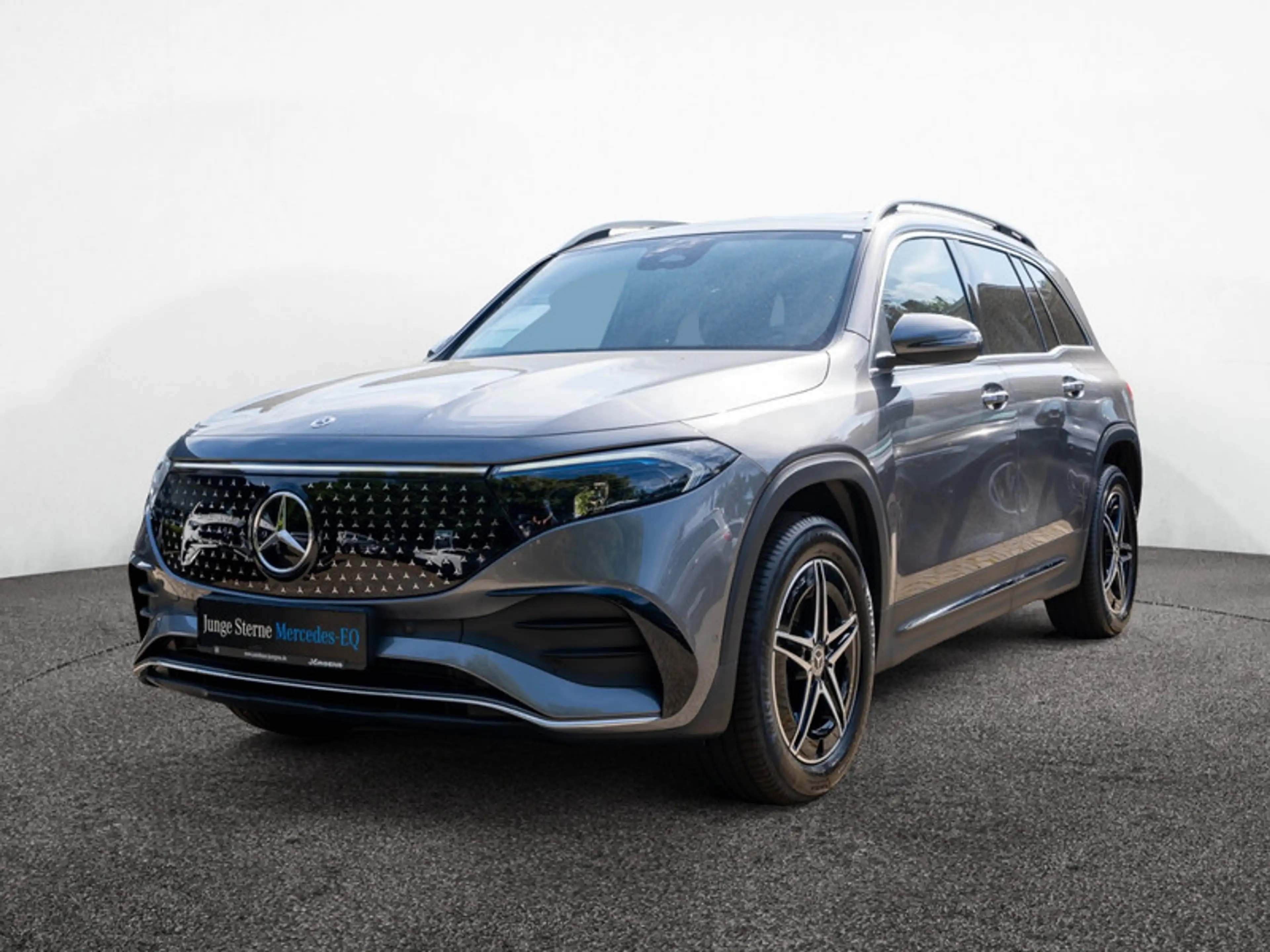 Mercedes-Benz EQB 300 4MATIC AMG-Sport+Pano+Distr+Ambiente+Cam — photo 2
