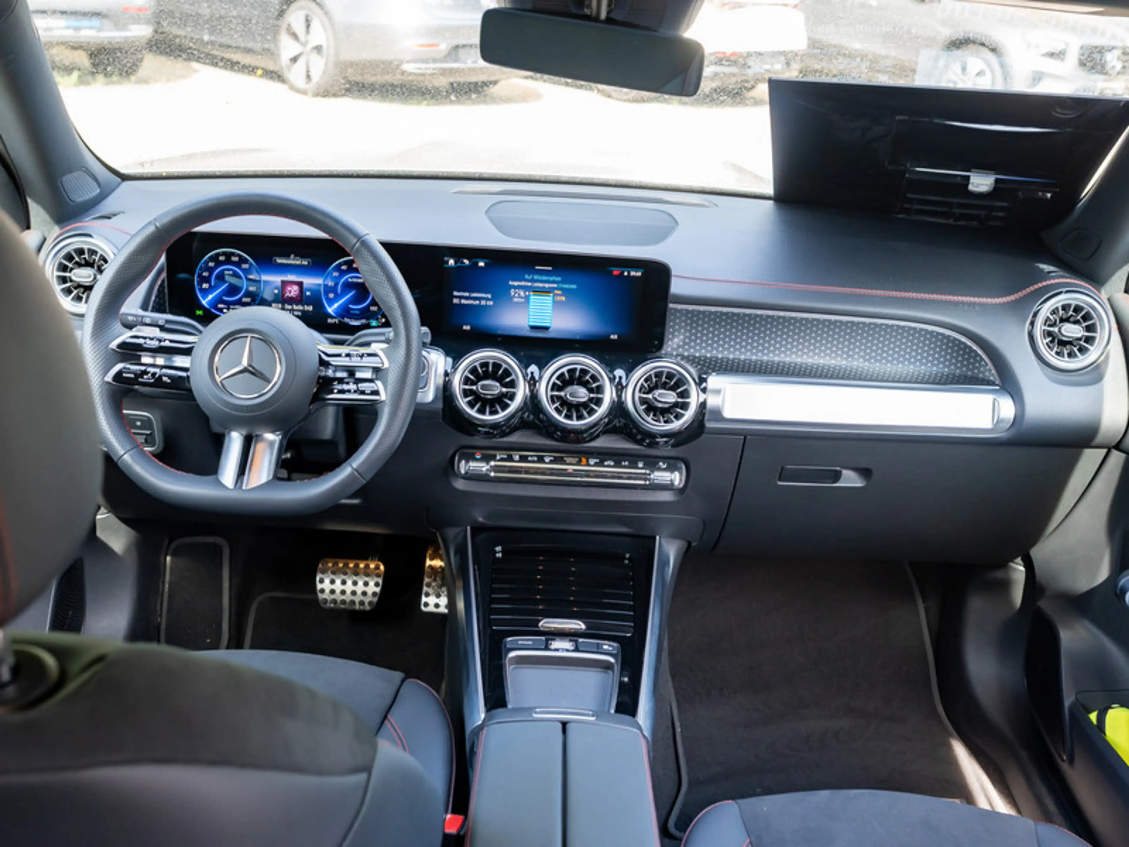 Mercedes-Benz EQB 300 4MATIC AMG-Sport+Pano+Distr+Ambiente+Cam — photo 7