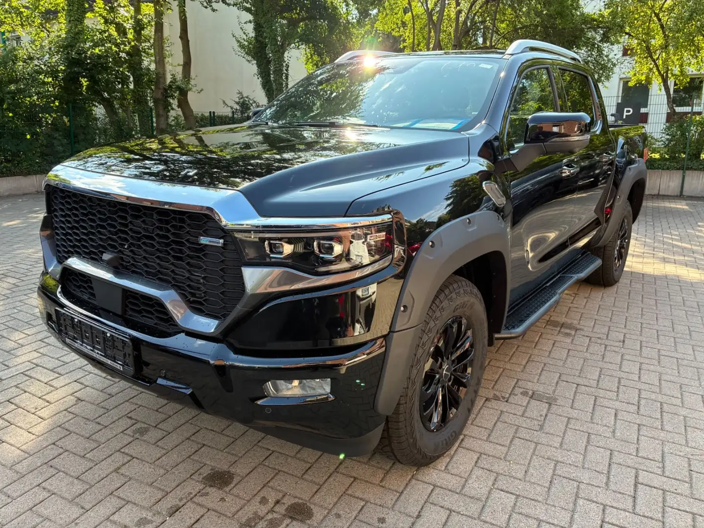 Foton 4 Ultra Pickup SOFORT LIEFERBAR ! Schwarz - 2