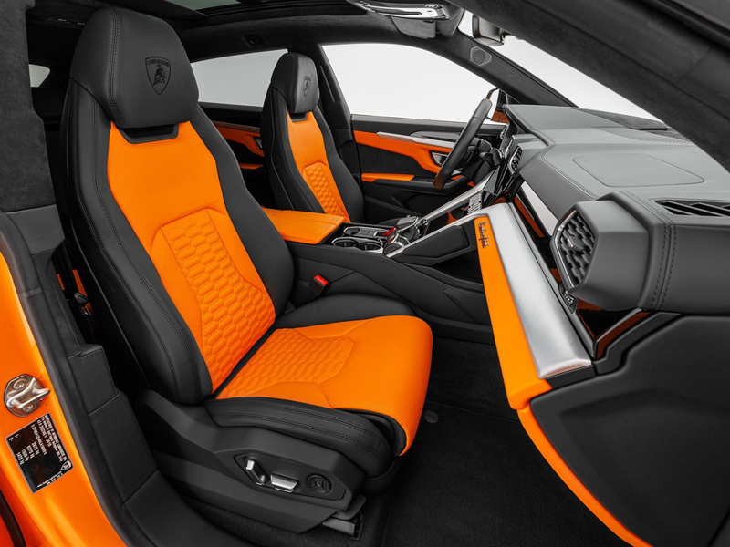 Lamborghini Urus — photo 11