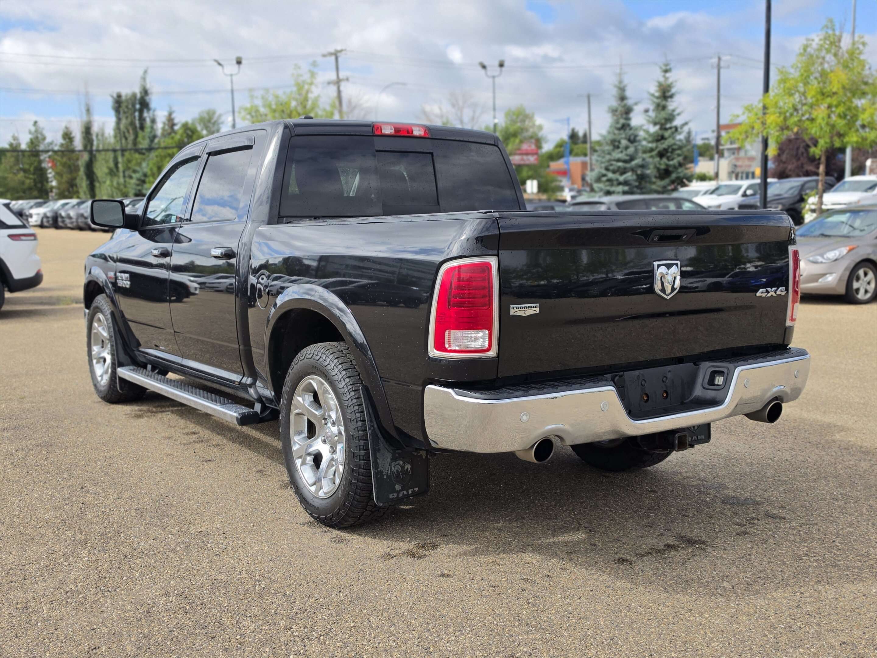 2016 RAM 1500 Laramie — снимка 1