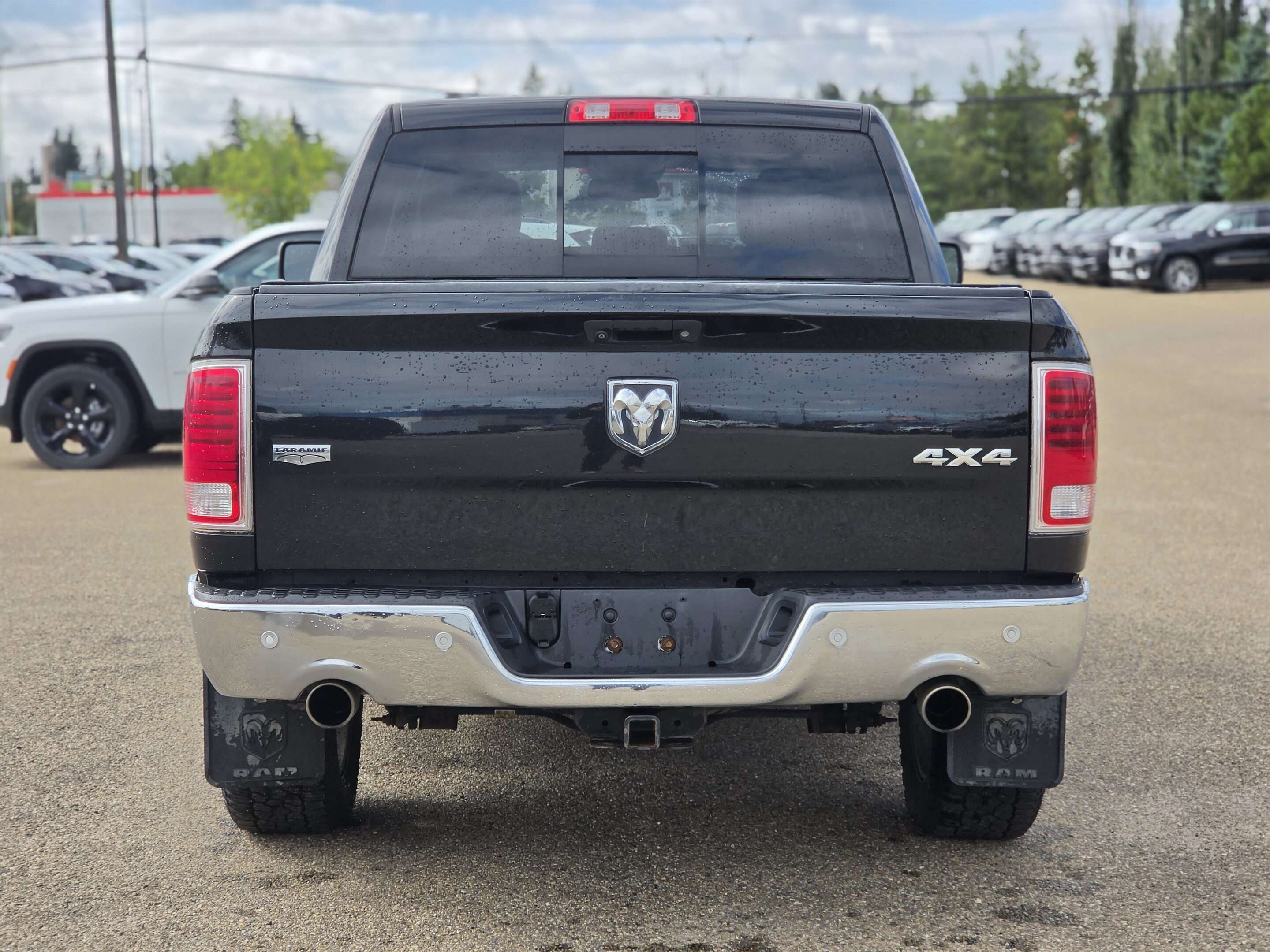 2016 RAM 1500 Laramie — снимка 1