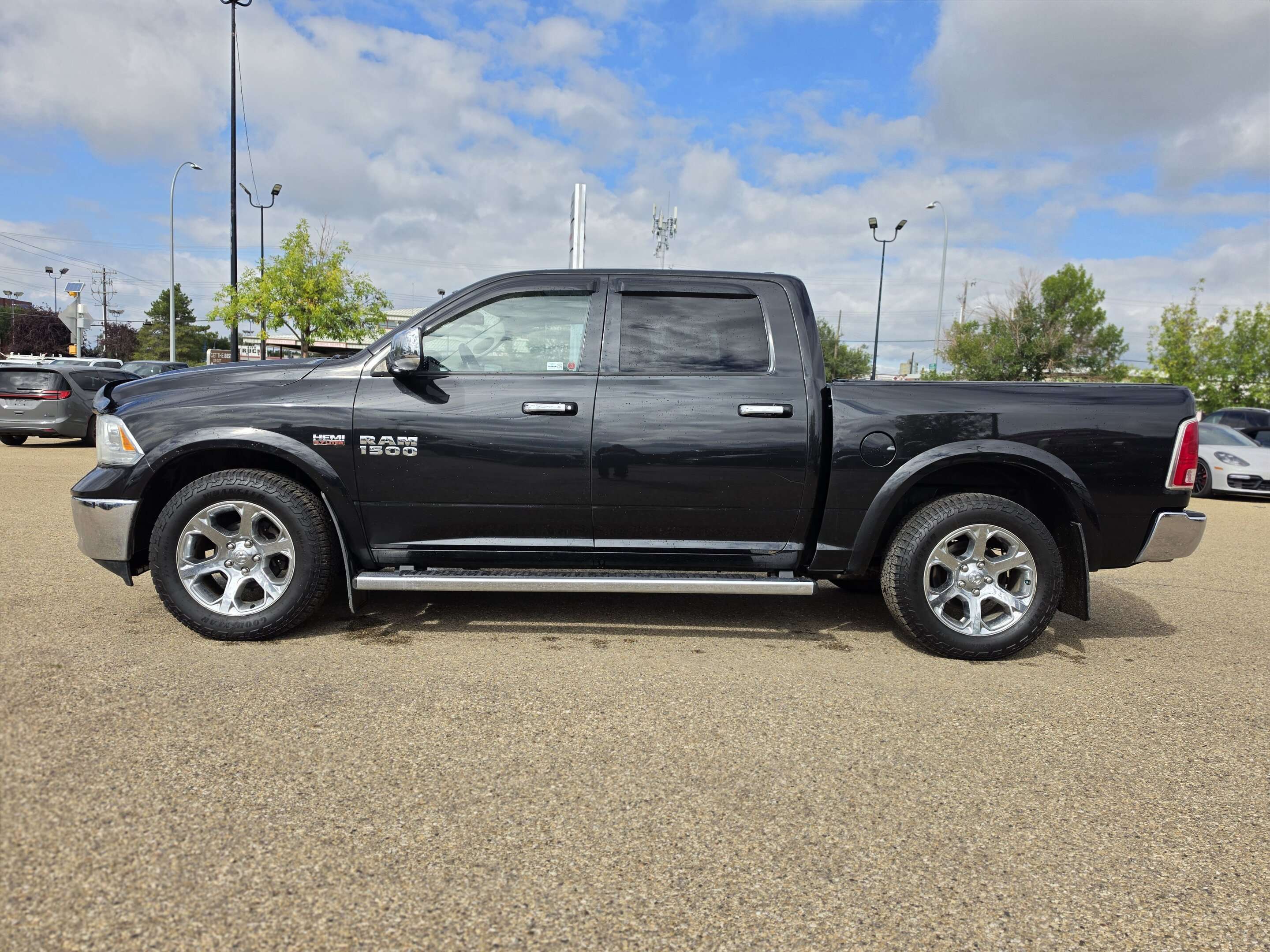 2016 RAM 1500 Laramie — снимка 1