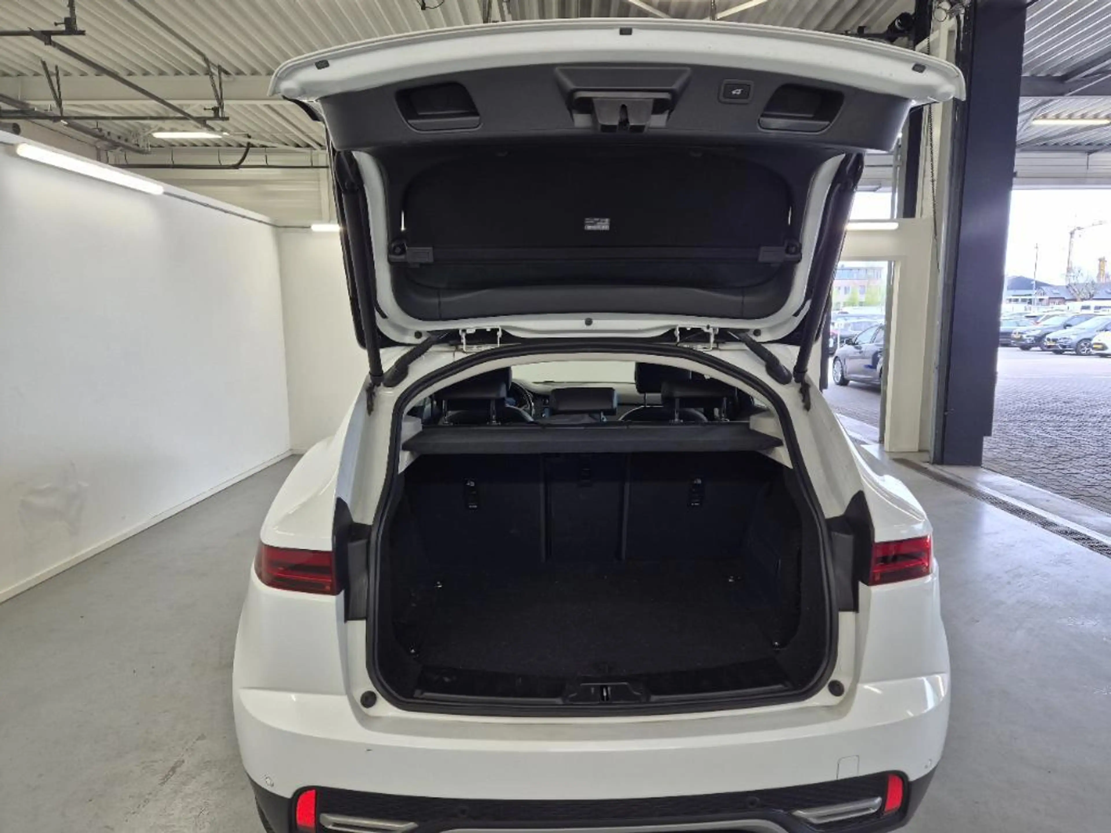 Jaguar E-Pace 1.5 P160 S Launch Edition|PANO|AUT|CARPLAY|LEDER|S — photo 11