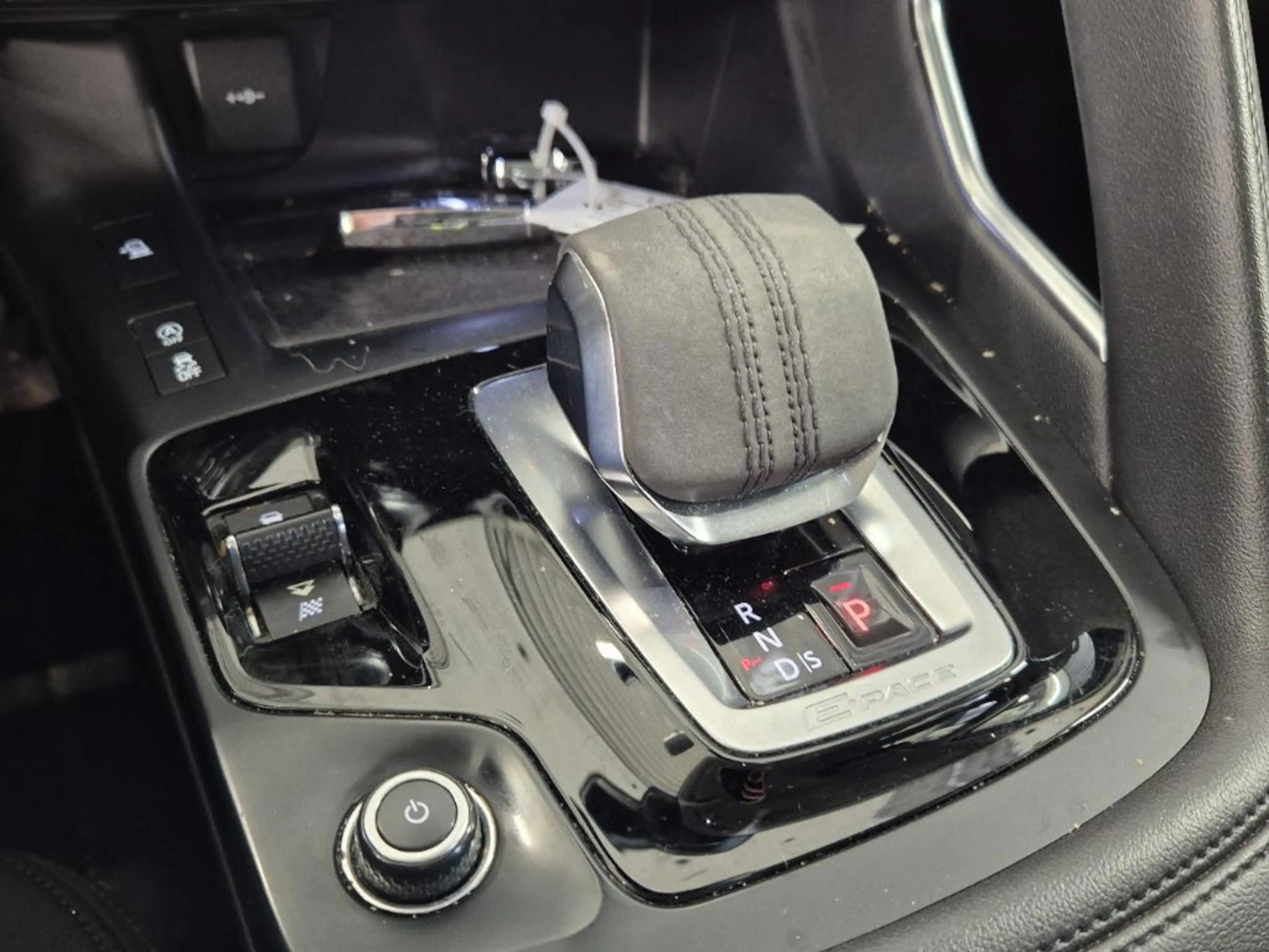 Jaguar E-Pace 1.5 P160 S Launch Edition|PANO|AUT|CARPLAY|LEDER|S — photo 15