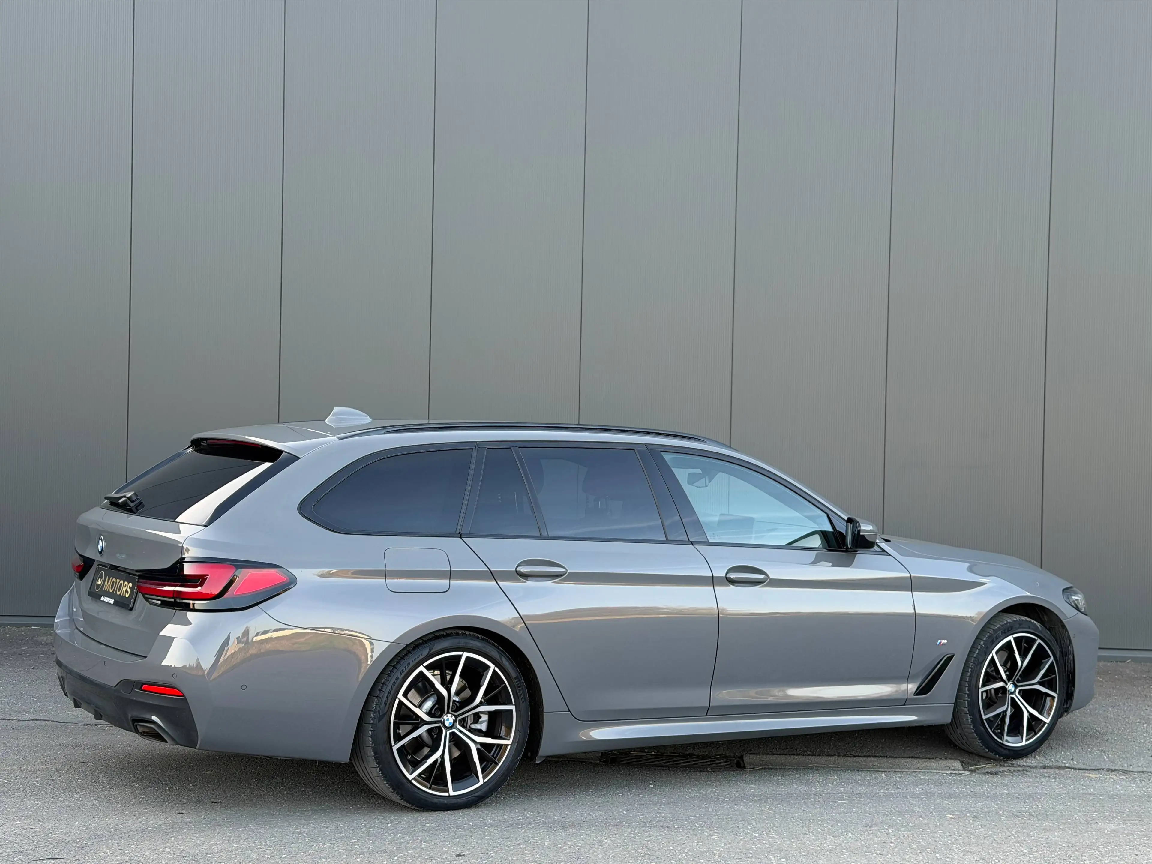 BMW 518 dA Touring MHEV 150cv - Pack M - Cockpit - Camera — photo 4