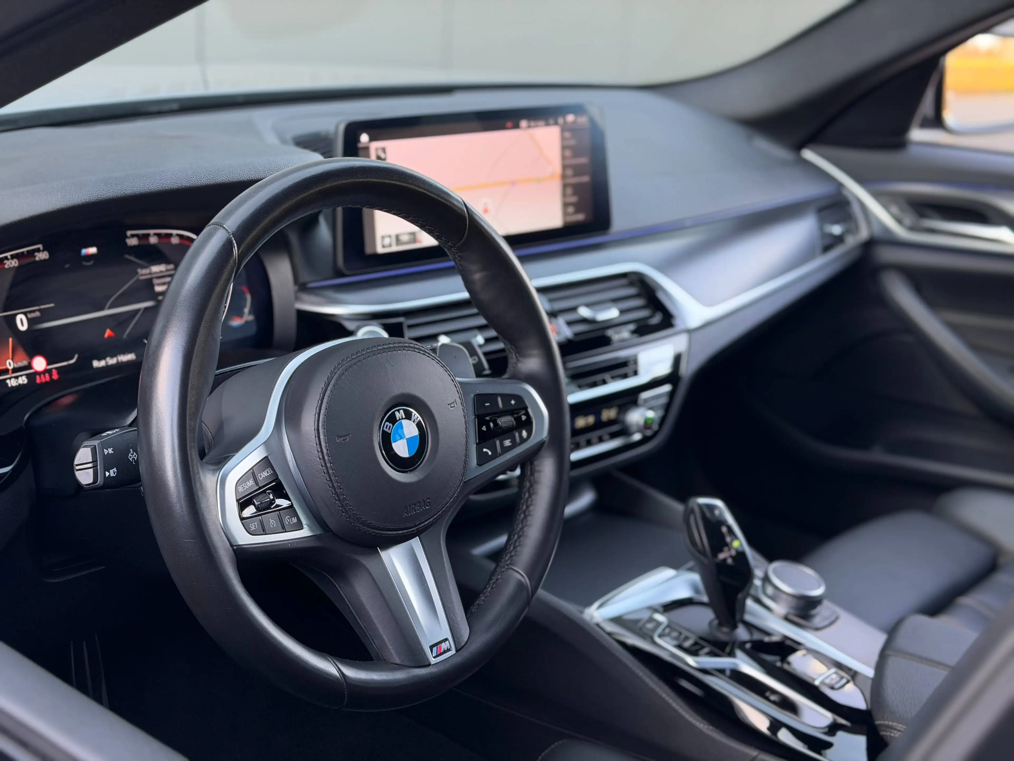 BMW 518 dA Touring MHEV 150cv - Pack M - Cockpit - Camera — photo 14