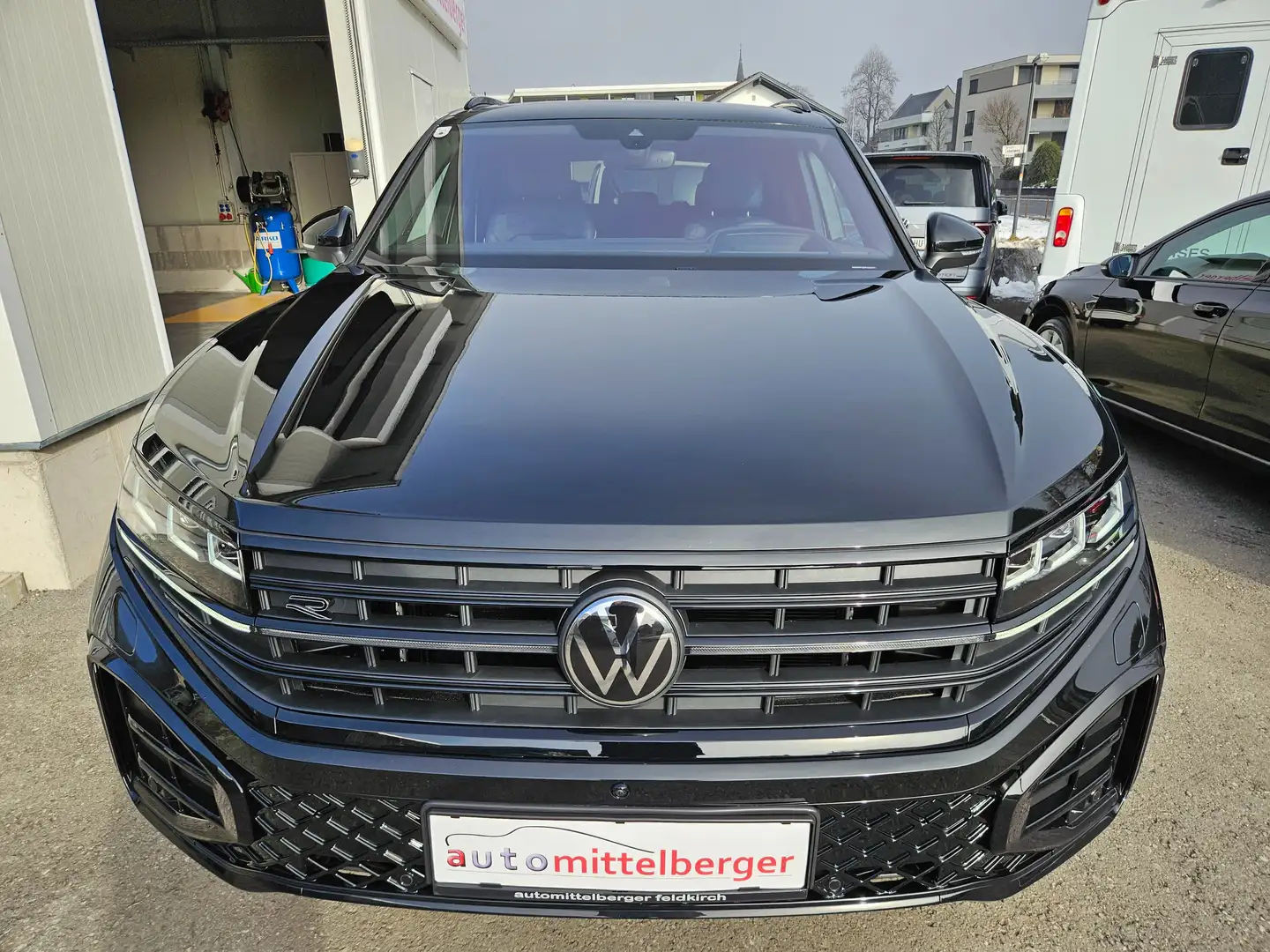Volkswagen Touareg 3.0 TDI 210 kW 4Motion R-Line Final Edition Schwarz - 2