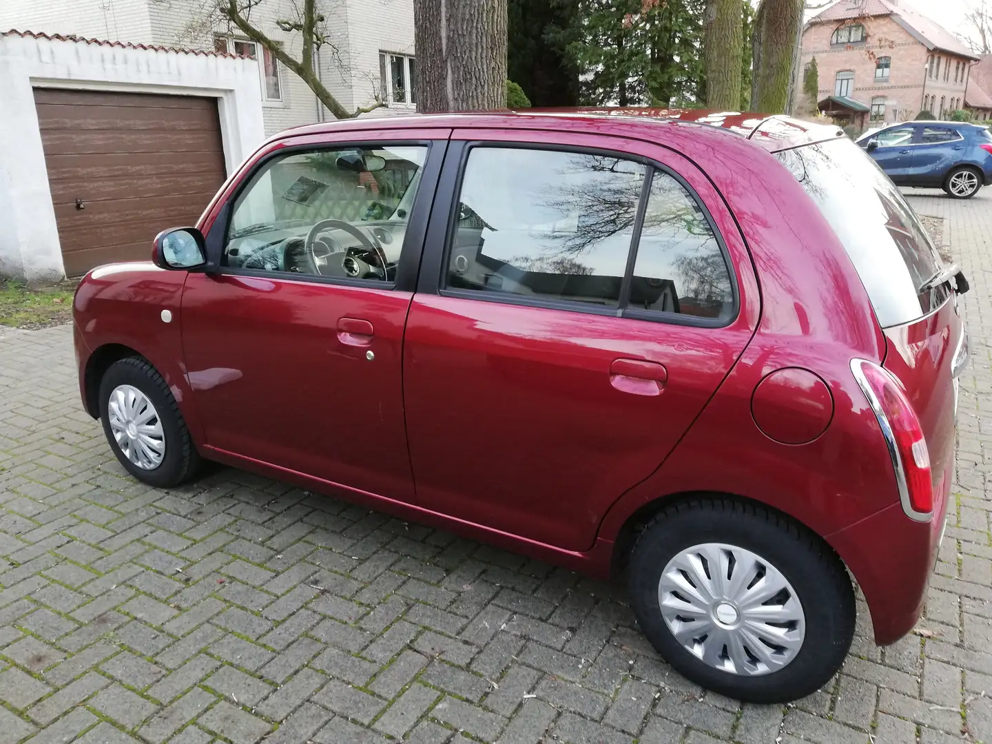 Daihatsu Trevis Trevis 1.0 Czerwony - 2