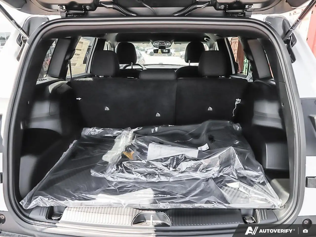Jeep Cherokee снимка Jeep Cherokee