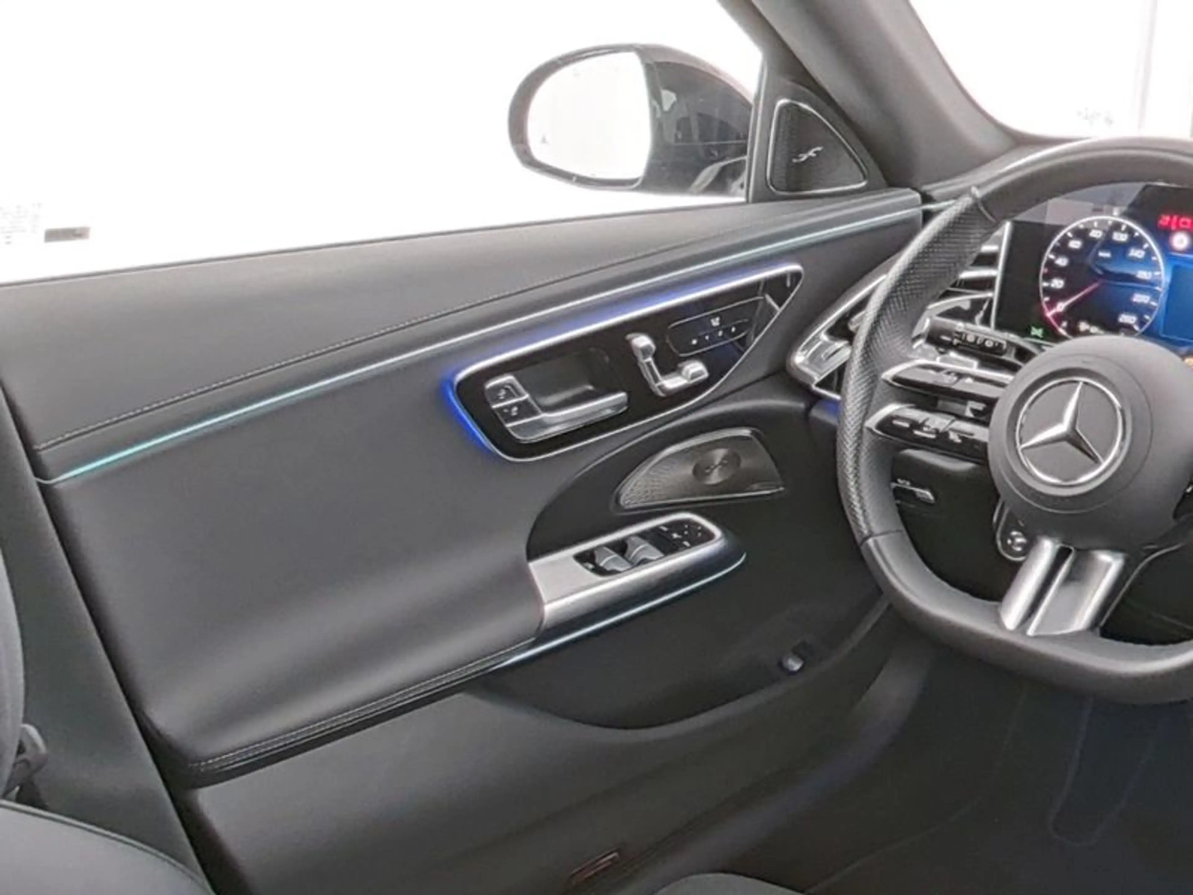 Mercedes-Benz E 220 d T AMG-Sport/Premium/Super/Pano/AHK/20' — photo 9