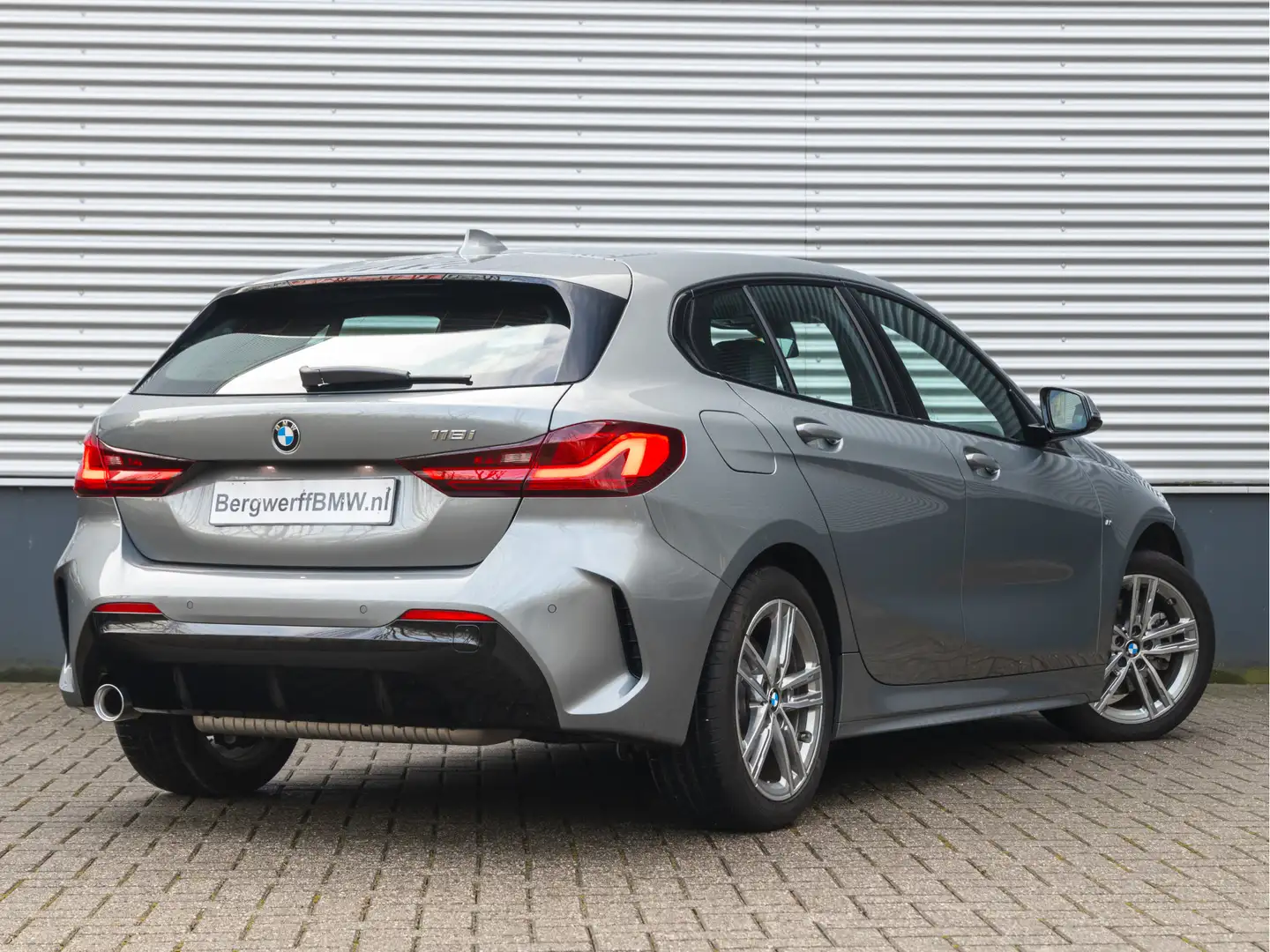 BMW 118 1-serie 118i M-Sport - Live Cockpit Prof - LED - S Šedá - 2