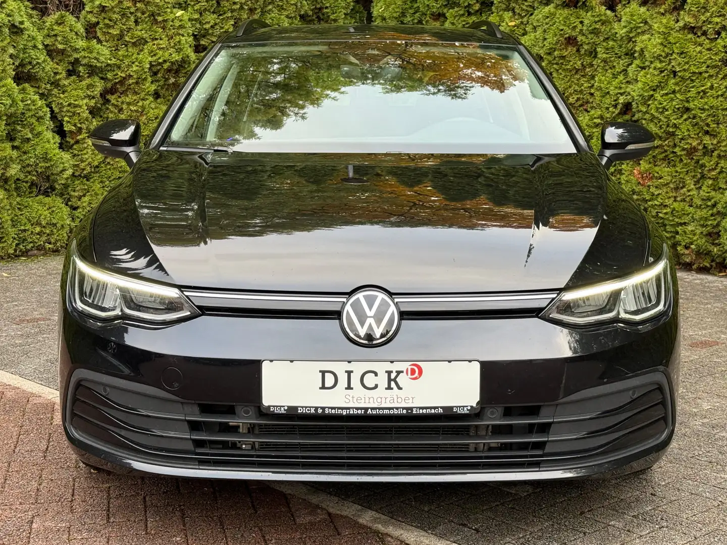 Volkswagen Golf Variant 2.0TDI Aut Life LED+NAV+AHK+ACC+SHZ Schwarz - 2